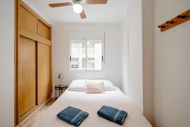 Apartamento Inteiro Acolhedor Perto Da Praia Torrevieja Esterno foto